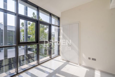 Shtëpi në qytet në Dubai, Emiratet e Bashkuara Arabe 3 dhoma gjumi, 151.8 m2. № 756643 - Foto 8
