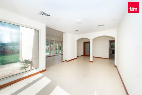 Villa te koop in Dubai, VAE 3 slaapkamers, 594.1 vr.m., nr 692887 - foto 6