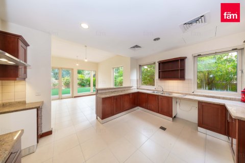 Villa te koop in Dubai, VAE 3 slaapkamers, 594.1 vr.m., nr 692887 - foto 8