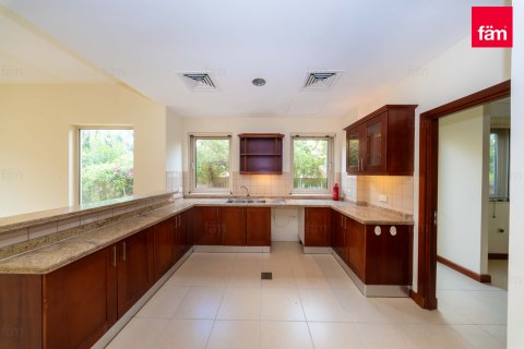 Villa te koop in Dubai, VAE 3 slaapkamers, 594.1 vr.m., nr 692887 - foto 9