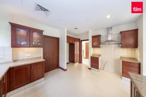 Villa te koop in Dubai, VAE 3 slaapkamers, 594.1 vr.m., nr 692887 - foto 10