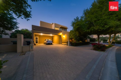 Villa te koop in Dubai, VAE 3 slaapkamers, 594.1 vr.m., nr 692887 - foto 27