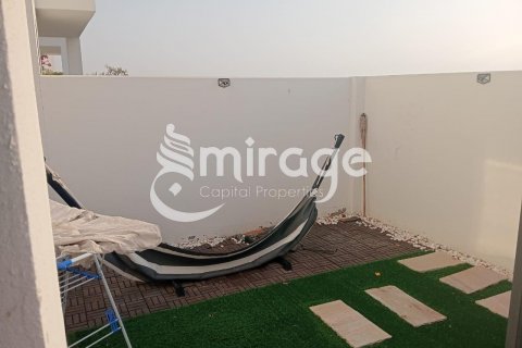 Řadový dům v Al Ghadeer, Abu Dhabi, SAE 2 ložnice, 157.6 m² Č.: 597296 - fotografie 15