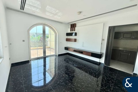 Jumeirah Park, Dubai, संयुक्त अरब अमीरात में विला, 4 बेडरूम, 465 वर्ग मीटर, संख्या 668325 - फ़ोटो 17