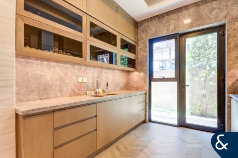 Üürile anda villa asukohaga Palm Jumeirah, Dubai, AÜE: 5 magamistoaga, 639 m² Nr 668304 - pilt 5