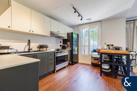 Villa para arrendamento em The Springs, Dubai, EAU 2 quartos, 167 m2 № 668188 - foto 2