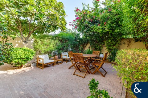 Villa para arrendamento em The Springs, Dubai, EAU 2 quartos, 167 m2 № 668188 - foto 11