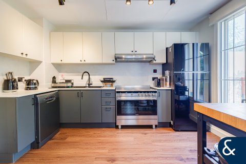 Villa para arrendamento em The Springs, Dubai, EAU 2 quartos, 167 m2 № 668188 - foto 10