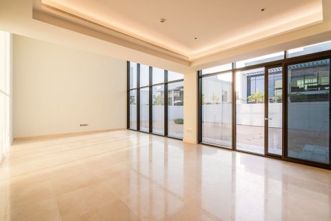 Commercial property on the Saadiyat Island, Abu Dhabi, UAE 4 bedrooms, 636 sq.m. № 594906 - photo 2