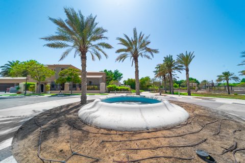 Commercial property on the Saadiyat Island, Abu Dhabi, UAE 4 bedrooms, 636 sq.m. № 594906 - photo 14