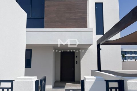 Villa in affitto a Yas Island, Abu Dhabi, EAU 3 camere da letto, 229.9 mq. № 555513 - foto 2