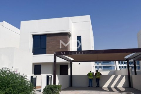 Villa in affitto a Yas Island, Abu Dhabi, EAU 3 camere da letto, 229.9 mq. № 555513 - foto 1