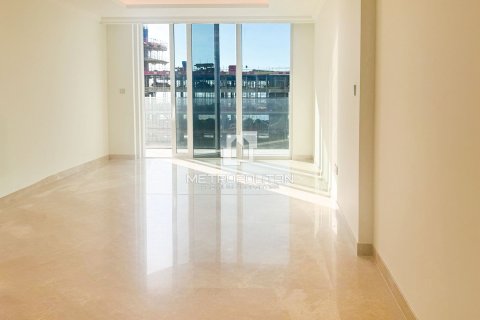Apartment in Dubai Harbour, Dubai, UAE 1 bedroom, 74 sq.m. № 593654 - photo 3