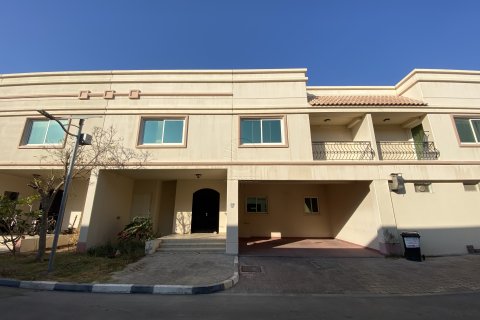Abu Dhabi, BAE’de kiralık вилла 4 yatak odası, 252 m² No 662952 - fotoğraf 1