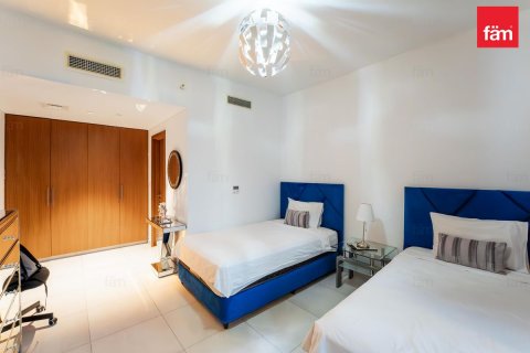 Пәтер Дубай, БАӘ-да 2 жатын бөлмелер, 170.4 м² № 694323 - фото 16