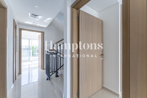 Řadový dům v Dubai, SAE 3 ložnice, 189.15143703 m² Č.: 680348 - fotografie 13