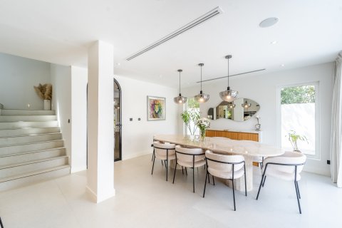 Müüa villa asukohaga Dubai, AÜE: 5 magamistoaga, 409 m² Nr 713382 - pilt 15