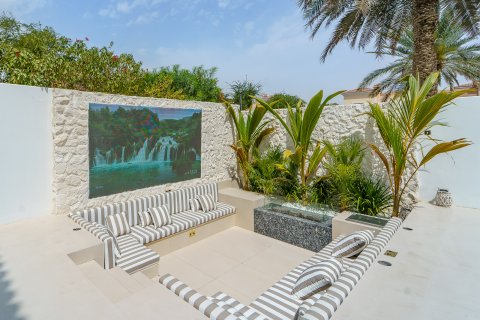 Müüa villa asukohaga Dubai, AÜE: 5 magamistoaga, 409 m² Nr 713382 - pilt 2