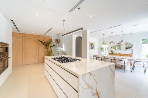 Müüa villa asukohaga Dubai, AÜE: 5 magamistoaga, 409 m² Nr 713382 - pilt 14