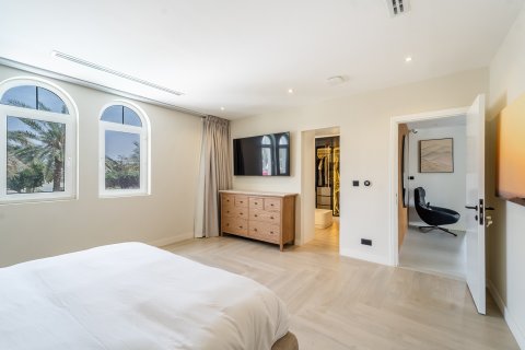 Müüa villa asukohaga Dubai, AÜE: 5 magamistoaga, 409 m² Nr 713382 - pilt 18