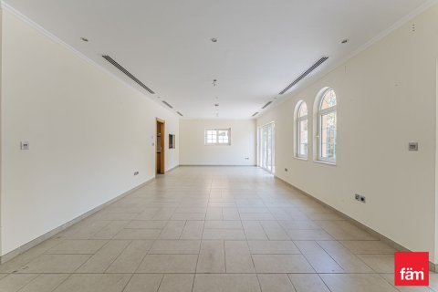 Üürile anda villa asukohaga Jumeirah Park, Dubai, AÜE: 5 magamistoaga, 749.6 m² Nr 718477 - pilt 2