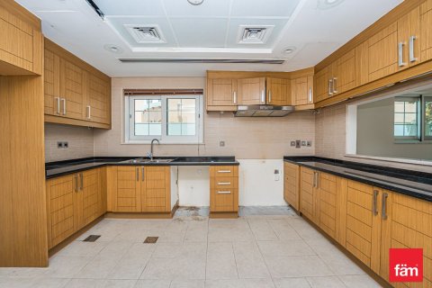 Üürile anda villa asukohaga Jumeirah Park, Dubai, AÜE: 5 magamistoaga, 749.6 m² Nr 718477 - pilt 4