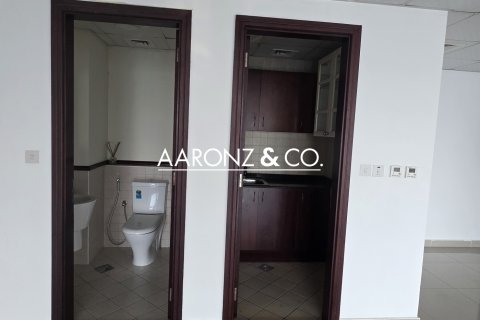 Escritório para arrendamento em Jumeirah Lake Towers, Dubai, EAU 107 m2 № 670492 - foto 11