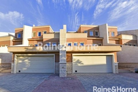 Rijtjeshuis te huur in Motor City, Dubai, VAE 4 slaapkamers, 375.3 vr.m., nr 707619 - foto 26