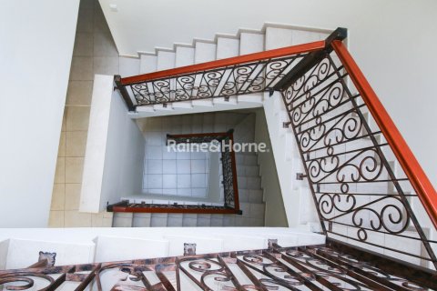 Rijtjeshuis te huur in Motor City, Dubai, VAE 4 slaapkamers, 375.3 vr.m., nr 707619 - foto 13