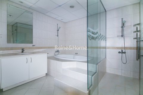 Rijtjeshuis te huur in Motor City, Dubai, VAE 4 slaapkamers, 375.3 vr.m., nr 707619 - foto 17
