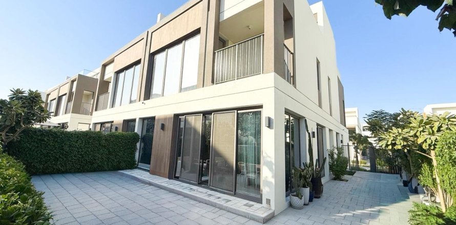 Villa in Tilal Al Ghaf, Dubai, VAE 4 slaapkamers, 317 vr.m. nr 697452