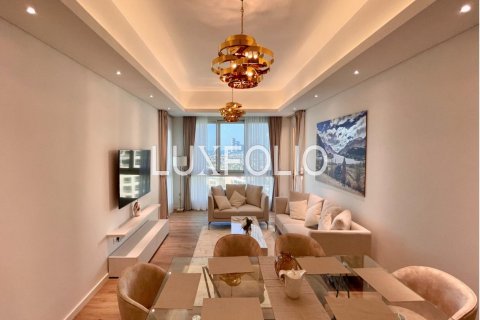 Apartment in Palm Jumeirah, Dubai, UAE 3 bedrooms, 234 sq.m. № 628108 - photo 2