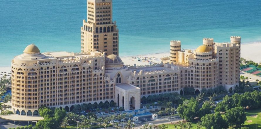 Villa i Ras Al Khaimah, Emiratene 8 soverom, 909 kvm nr. 735012