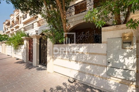 Townhouse di Jumeirah Village Circle, Dubai, UEA 4 kamar tidur, 352 m2 nomor 653866 - foto 2