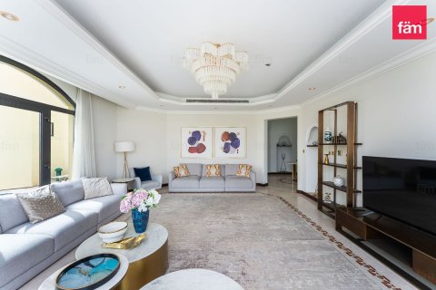 Vila u Palm Jumeirah, Dubai, UAE 5 spavaćih soba, 622.1 m2 Br. 703935 - fotografija 3