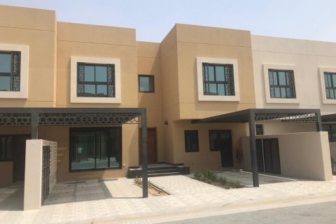 Townhouse in Sharjah, UAE 4 bedrooms, 255.48 sq.m. № 749051