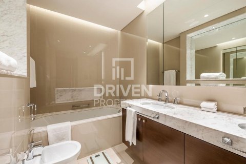 דירה למכירה ב Downtown Dubai (Downtown Burj Dubai), Dubai, איחוד האמירויות  2 חדרי שינה, 124 מ"ר, מספר 602482 - תמונה 16
