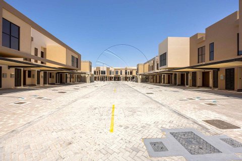 Stadthaus in Abu Dhabi, VAE: 3 Schlafzimmer, 211 m2 Nr. 700647