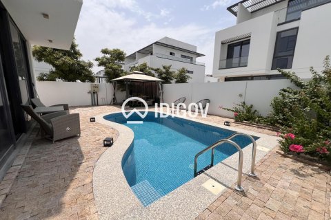 Villa à Sharjah Waterfront City, Sharjah, EAU: 4 chambres, 242.85 m2 № 758588