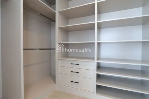Vila u gradu Dubai, UAE 4 spavaće sobe, 180 m2 Br. 718607 - Slika 17