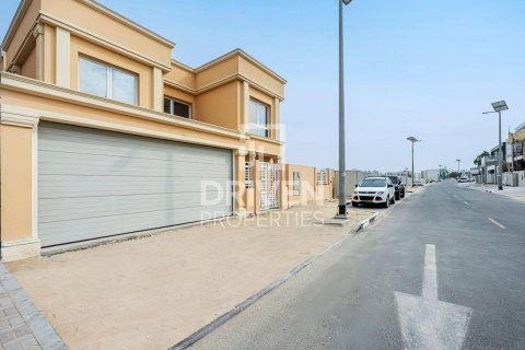 וילה להשכרה ב Al Furjan, Dubai, איחוד האמירויות  5 חדרי שינה, 418 מ"ר, מספר 684180 - תמונה 3