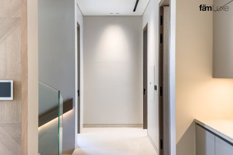 Vilë në Dubai, Emiratet e Bashkuara Arabe 4 dhoma gjumi, 464.8 m2. № 718518 - Foto 28