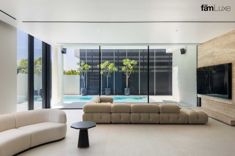 Vilë në Dubai, Emiratet e Bashkuara Arabe 4 dhoma gjumi, 464.8 m2. № 718518 - Foto 1
