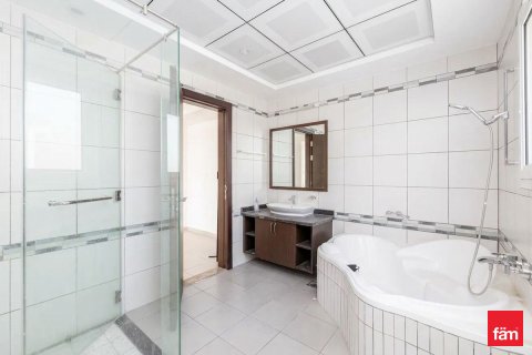 Villa in vendita a Dubai, EAU 6 camere da letto, 708.6 mq. № 714016 - foto 13