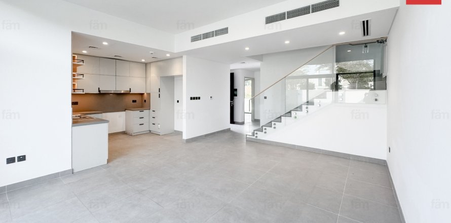 Villa itt: Dubai, EAE, 4 hálószoba, 252.1 m², azonosító: 682344