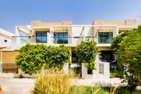 Adosado en alquiler en DAMAC Hills (Akoya by DAMAC), Dubai, EAU 3 dormitorios № 734029 - foto 2