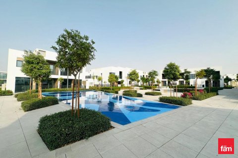 Townhouse sa Dubai, UAE 3 silid-tulugan, 121.2 sq.m. № 645607 - larawan 1