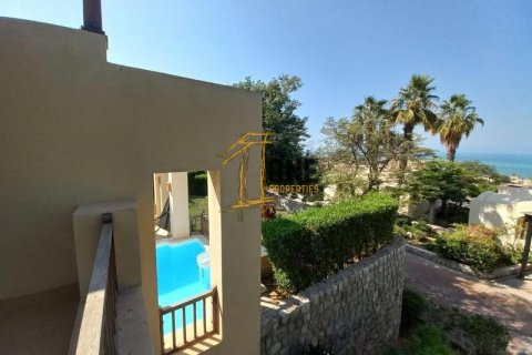 Vilë në Ras Al Khaimah Waterfront, Emiratet e Bashkuara Arabe 3 dhoma gjumi, 355.4 m2. № 588317 - Foto 1