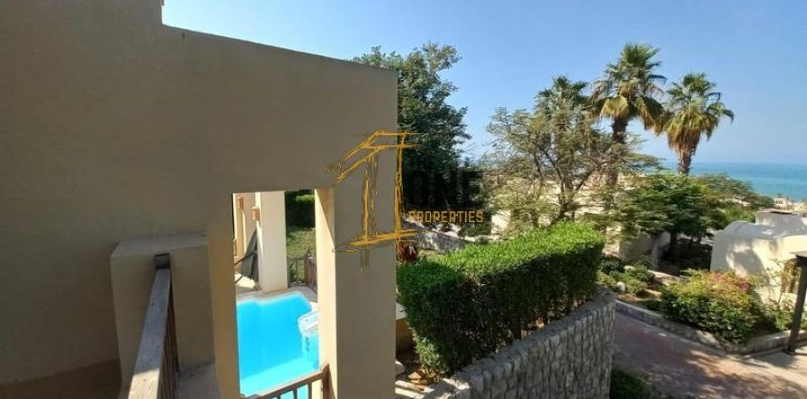 Vilë në Ras Al Khaimah Waterfront, Emiratet e Bashkuara Arabe 3 dhoma gjumi, 355.4 m2. № 588317