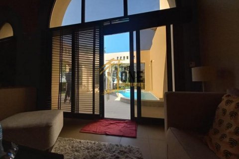 Vilë në Ras Al Khaimah Waterfront, Emiratet e Bashkuara Arabe 3 dhoma gjumi, 355.4 m2. № 588317 - Foto 20